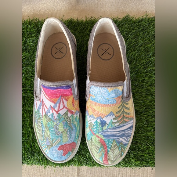 Inkkas Women’s Trek Slip On-Size: 7.5-Colors: Mountain Scene-Runs True to Size - Picture 1 of 10